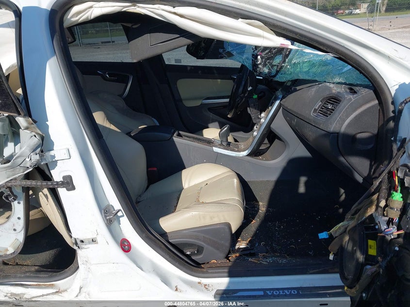2015 Volvo S60 VIN YV149MFM8F1343032 IAAI salvage auction — ROLLOVER, Salvage (Alabama), sold $325 on 2026-08-24 (photo 5)