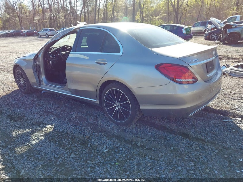 2019 Mercedes-benz C-klasse VIN 55SWF8DB5KU299216 IAAI salvage auction — LEFT SIDE, Salvage Title, sold $8,650 on 2026-08-13 (photo 3)