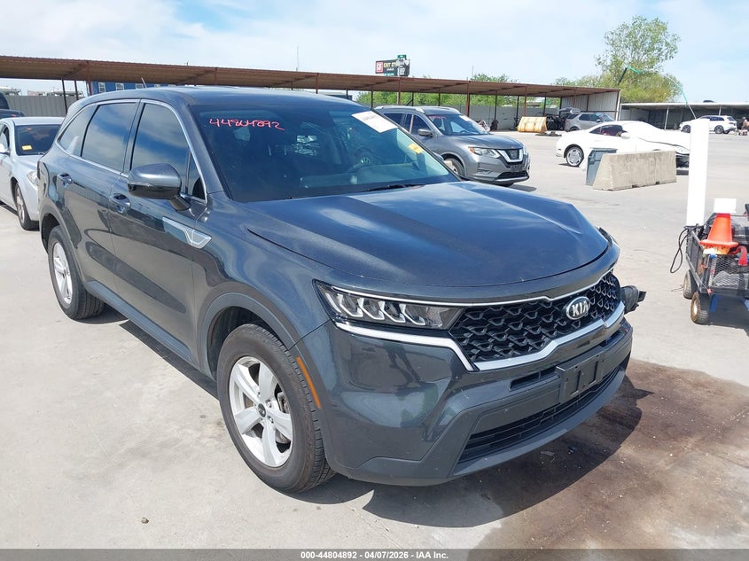 2021 Kia Sorento VIN 5XYRG4LC5MG047105 IAAI salvage auction — FRONT END, Wait Title, sold $5,400 on 2026-07-29 (photo 1)