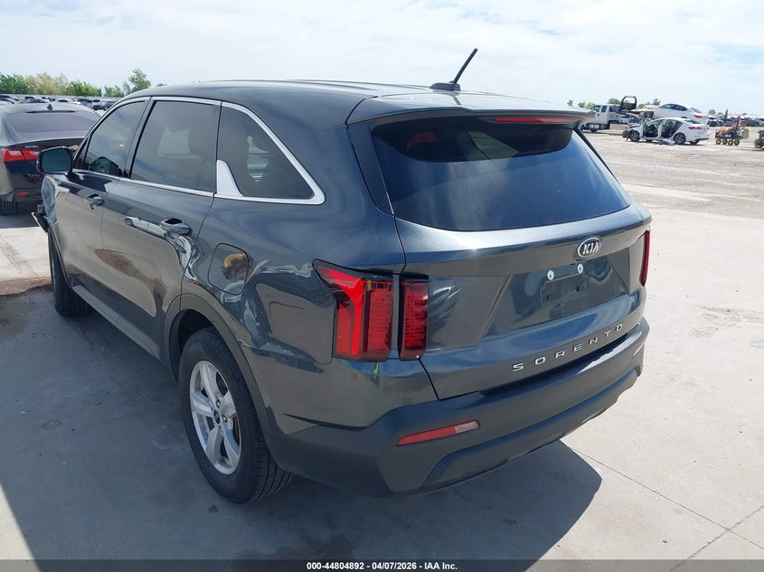 2021 Kia Sorento VIN 5XYRG4LC5MG047105 IAAI salvage auction — FRONT END, Wait Title, sold $5,400 on 2026-07-29 (photo 3)