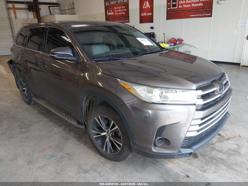 2018 Toyota Highlander VIN 5TDZZRFH0JS263960 IAAI salvage auction — REAR END, Wait Title, sold $5,400 on 2026-07-27 (photo 1)