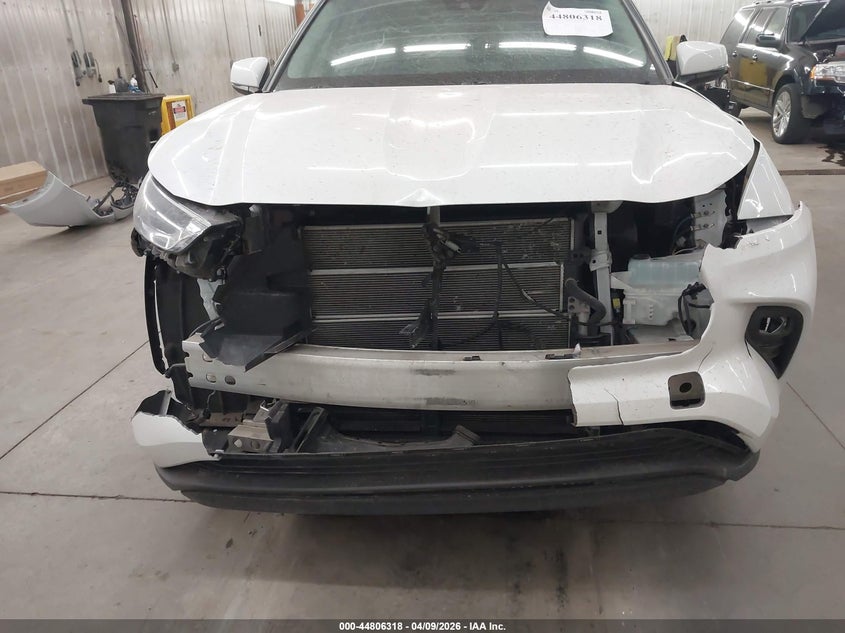 2024 Toyota Highlander VIN 5TDKBRCH2RS610758 IAAI salvage auction — FRONT END, Salvage (Minnesota), sold $12,200 on 2026-07-21 (photo 6)