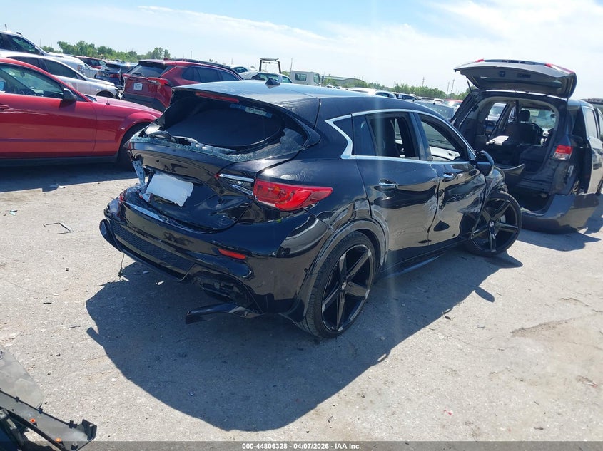 2017 Infiniti Qx30 VIN SJKCH5CP4HA021089 IAAI salvage auction — REAR END, Salvage Title, sold $925 on 2026-07-22 (photo 4)