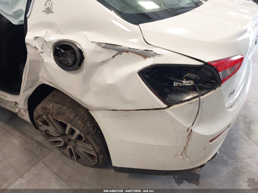2014 Maserati Ghibli VIN ZAM57RTA2E1087679 IAAI salvage auction — FRONT & REAR, Salvage Title, sold $975 on 2026-07-30 (photo 6)