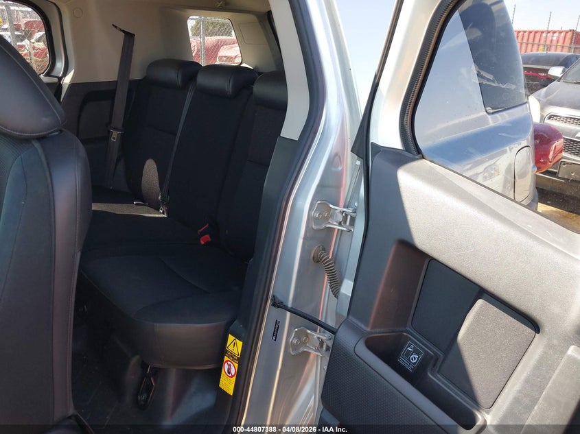 2007 Toyota Fj cruiser VIN JTEZU11F670011918 IAAI salvage auction — SIDE, Original (Texas), sold $2,800 on 2026-07-14 (photo 8)
