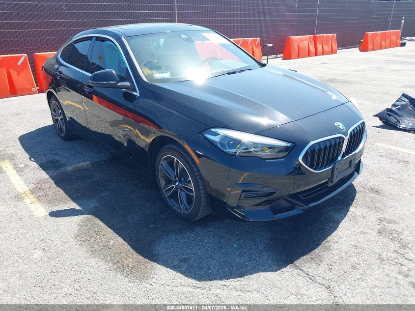 2024 BMW 2er VIN WBA53AK07R7N15370 IAAI salvage auction — LEFT SIDE, Salvage Title, sold $25 on 2026-07-29 (photo 1)