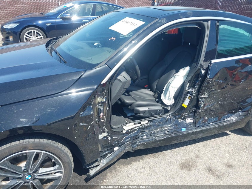 2024 BMW 2er VIN WBA53AK07R7N15370 IAAI salvage auction — LEFT SIDE, Salvage Title, sold $25 on 2026-07-29 (photo 6)