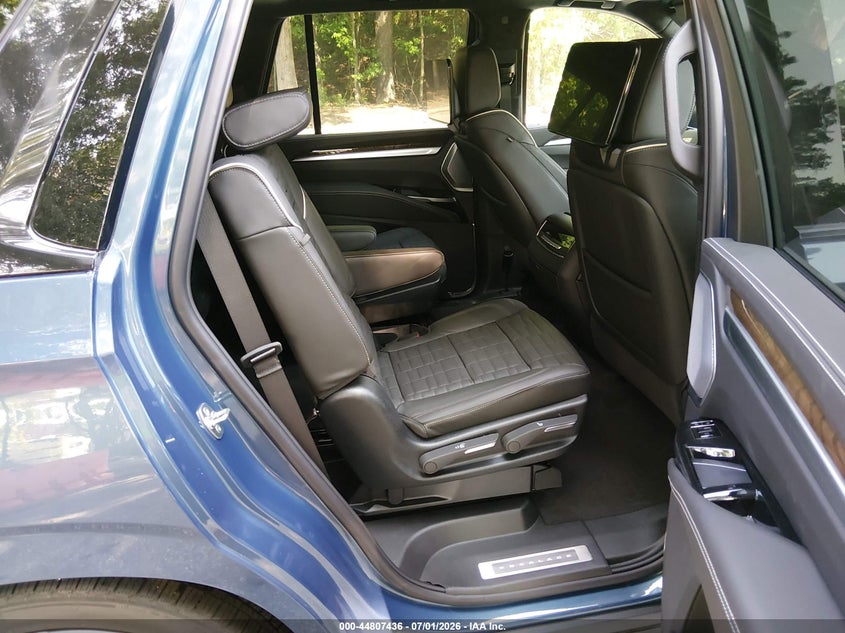2026 Cadillac Escalade VIN 1GYS9GKL0TR140803 IAAI salvage auction — THEFT, Clear (South Carolina), sold $102,000 on 2026-07-09 (photo 8)