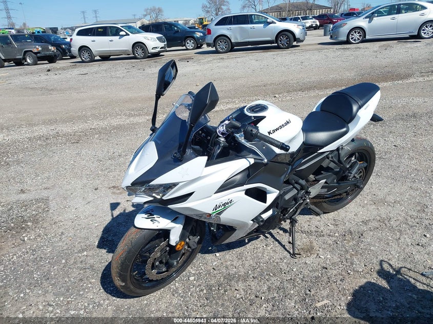 2020 Kawasaki Ninja VIN ML5EXEN18LDA11516 IAAI salvage auction — RIGHT FRONT, Salvage (Illinois), sold $1,600 on 2026-07-28 (photo 2)