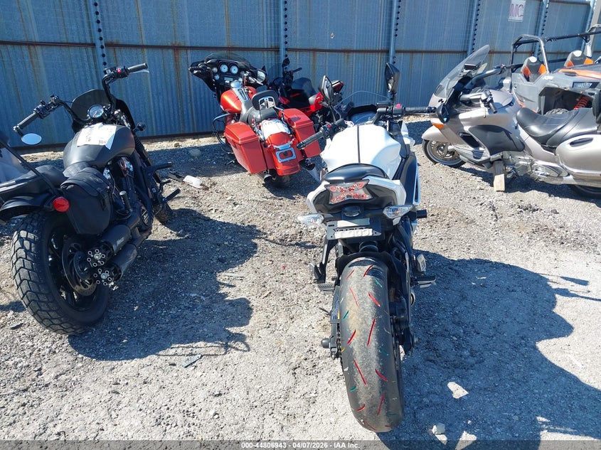 2020 Kawasaki Ninja VIN ML5EXEN18LDA11516 IAAI salvage auction — RIGHT FRONT, Salvage (Illinois), sold $1,600 on 2026-07-28 (photo 6)
