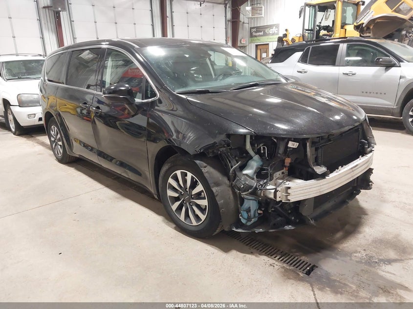 2024 Chrysler Pacifica VIN 2C4RC1S77RR188467 IAAI salvage auction — FRONT END, Enterprise Vehicles Clear Only (California), sold $11,900 on 2026-08-01 (photo 1)