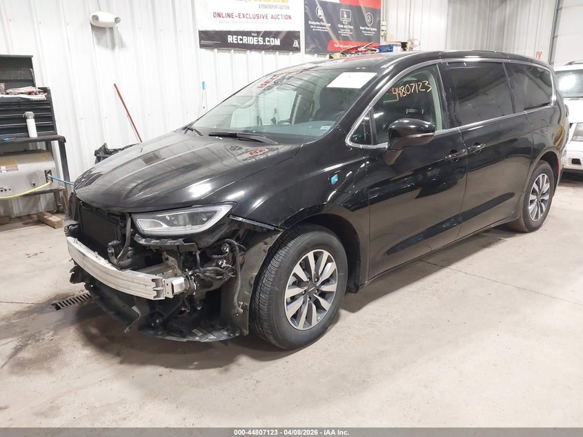 2024 Chrysler Pacifica VIN 2C4RC1S77RR188467 IAAI salvage auction — FRONT END, Enterprise Vehicles Clear Only (California), sold $11,900 on 2026-08-01 (photo 2)