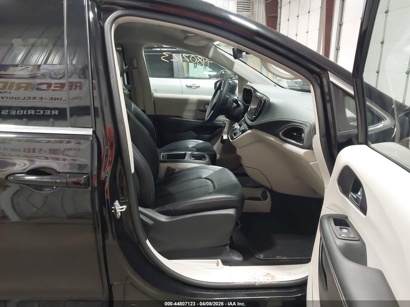 2024 Chrysler Pacifica VIN 2C4RC1S77RR188467 IAAI salvage auction — FRONT END, Enterprise Vehicles Clear Only (California), sold $11,900 on 2026-08-01 (photo 5)