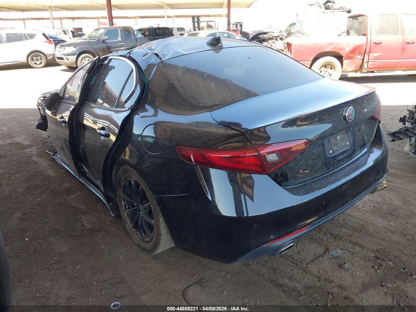 2020 Alfa romeo Giulia VIN ZARFAMAN6L7624976 IAAI salvage auction — ROLLOVER, Salvage Title, sold $300 on 2026-07-14 (photo 3)