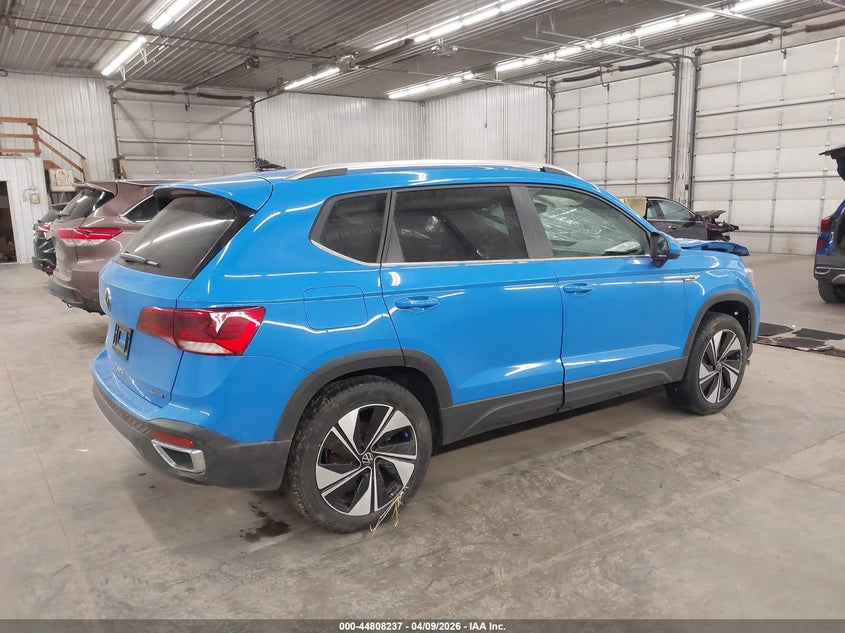 2024 Volkswagen Taos VIN 3VVUX7B21RM038188 IAAI salvage auction — ROLLOVER, Salvage (Minnesota), sold $3,550 on 2026-07-21 (photo 4)