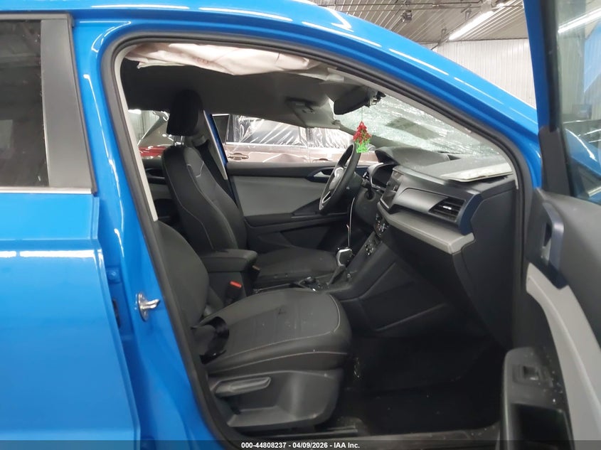 2024 Volkswagen Taos VIN 3VVUX7B21RM038188 IAAI salvage auction — ROLLOVER, Salvage (Minnesota), sold $3,550 on 2026-07-21 (photo 5)