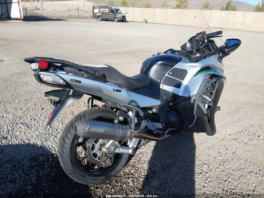 2020 Kawasaki Zg1400 VIN JKBZGNE11LA013345 IAAI salvage auction — FRONT END, Wait Title, sold $2,300 on 2026-07-21 (photo 4)