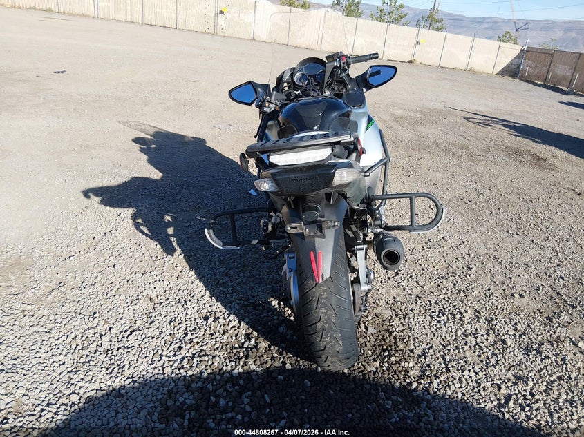 2020 Kawasaki Zg1400 VIN JKBZGNE11LA013345 IAAI salvage auction — FRONT END, Wait Title, sold $2,300 on 2026-07-21 (photo 6)