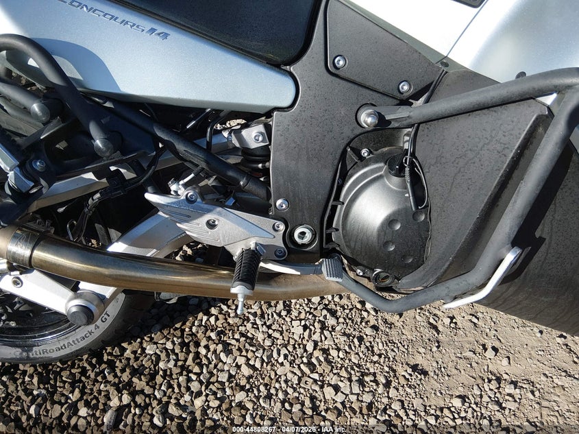 2020 Kawasaki Zg1400 VIN JKBZGNE11LA013345 IAAI salvage auction — FRONT END, Wait Title, sold $2,300 on 2026-07-21 (photo 8)