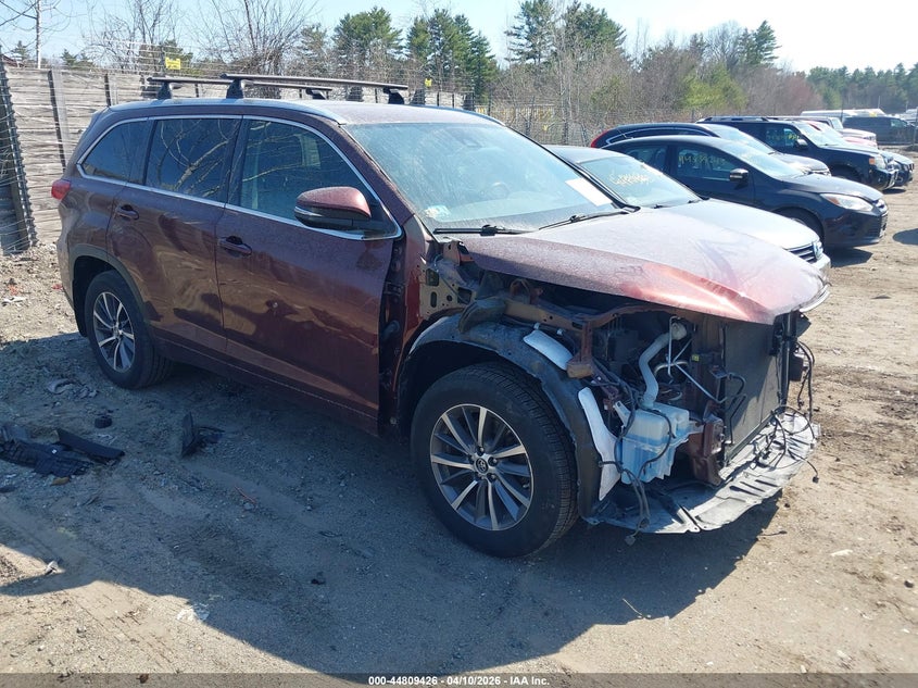 2017 Toyota Highlander VIN 5TDJZRFH1HS396394 IAAI salvage auction — FRONT END, Salvage Title, sold $9,650 on 2026-07-17 (photo 1)