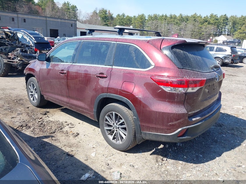 2017 Toyota Highlander VIN 5TDJZRFH1HS396394 IAAI salvage auction — FRONT END, Salvage Title, sold $9,650 on 2026-07-17 (photo 3)