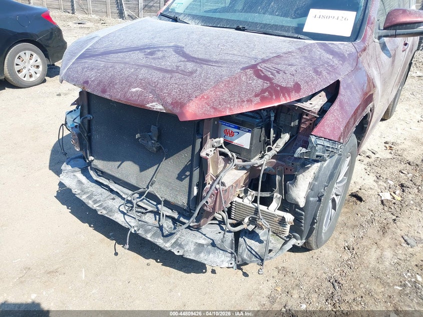 2017 Toyota Highlander VIN 5TDJZRFH1HS396394 IAAI salvage auction — FRONT END, Salvage Title, sold $9,650 on 2026-07-17 (photo 6)