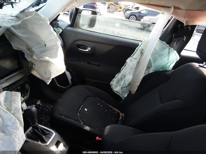 2018 Jeep Renegade VIN ZACCJBAB7JPH31039 IAAI salvage auction — ROLLOVER, Salvage Title, sold $100 on 2026-07-22 (photo 5)