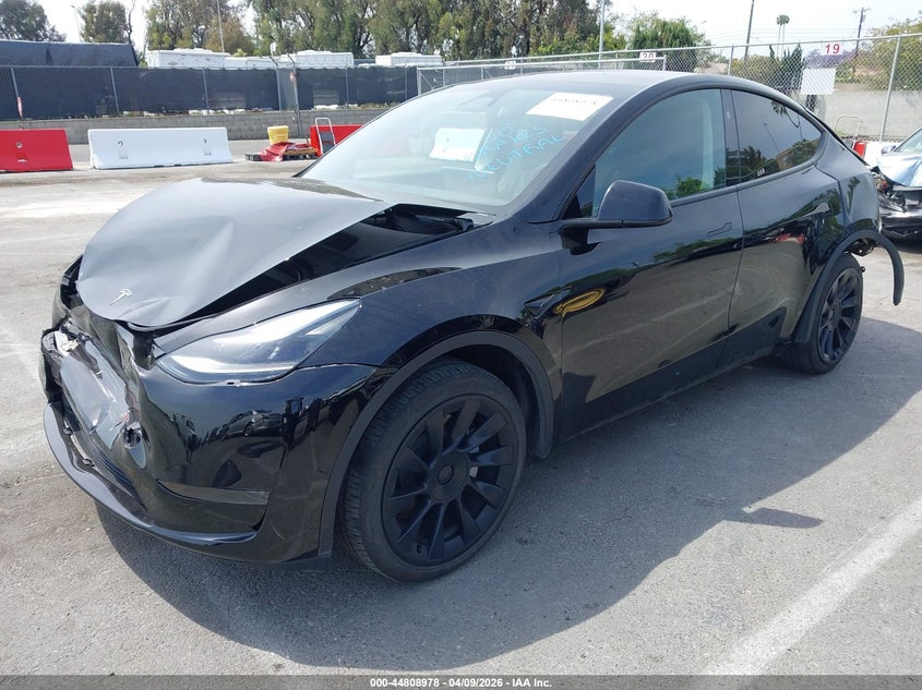 2024 Tesla Model y VIN 7SAYGDED2RF054631 IAAI salvage auction — FRONT END, Salvage Title, sold $7,800 on 2026-07-24 (photo 2)