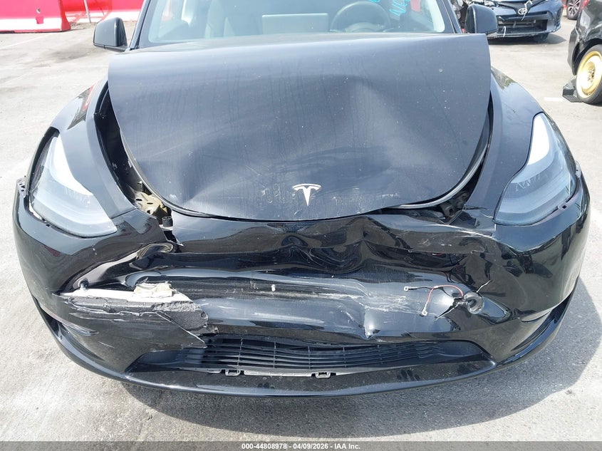 2024 Tesla Model y VIN 7SAYGDED2RF054631 IAAI salvage auction — FRONT END, Salvage Title, sold $7,800 on 2026-07-24 (photo 6)