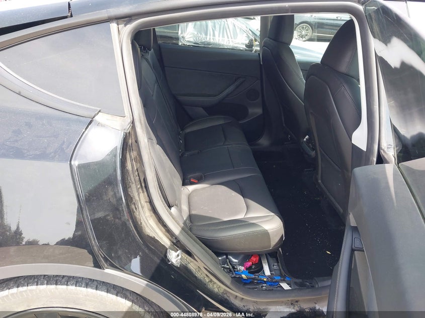 2024 Tesla Model y VIN 7SAYGDED2RF054631 IAAI salvage auction — FRONT END, Salvage Title, sold $7,800 on 2026-07-24 (photo 8)