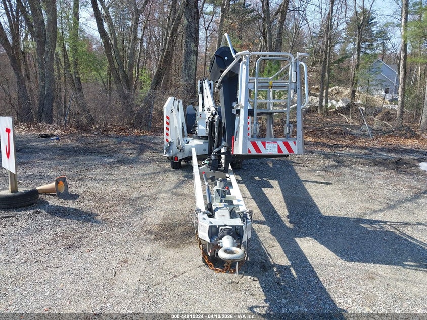 2022  Dino 210xtb ii boom lift VIN YGDC210XTN0003947 IAAI salvage auction — REAR END, Salvage (New Jersey), sold $21,750 on 2026-08-19 (photo 5)