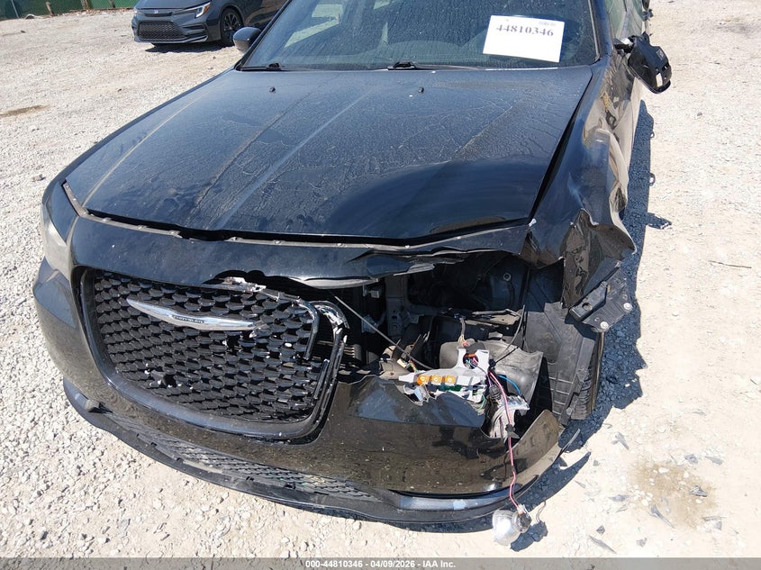 2015 Chrysler 300 VIN 2C3CCABG9FH921517 IAAI salvage auction — FRONT END, Salvage Title, sold $3,300 on 2026-08-23 (photo 6)