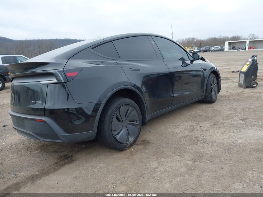 2026 Tesla Model y VIN 7SAYGDEE3TF554040 IAAI salvage auction — FRONT END, Salvage Title, sold $16,900 on 2026-08-29 (photo 4)