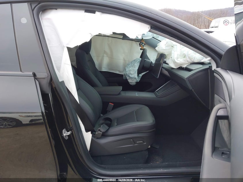 2026 Tesla Model y VIN 7SAYGDEE3TF554040 IAAI salvage auction — FRONT END, Salvage Title, sold $16,900 on 2026-08-29 (photo 5)