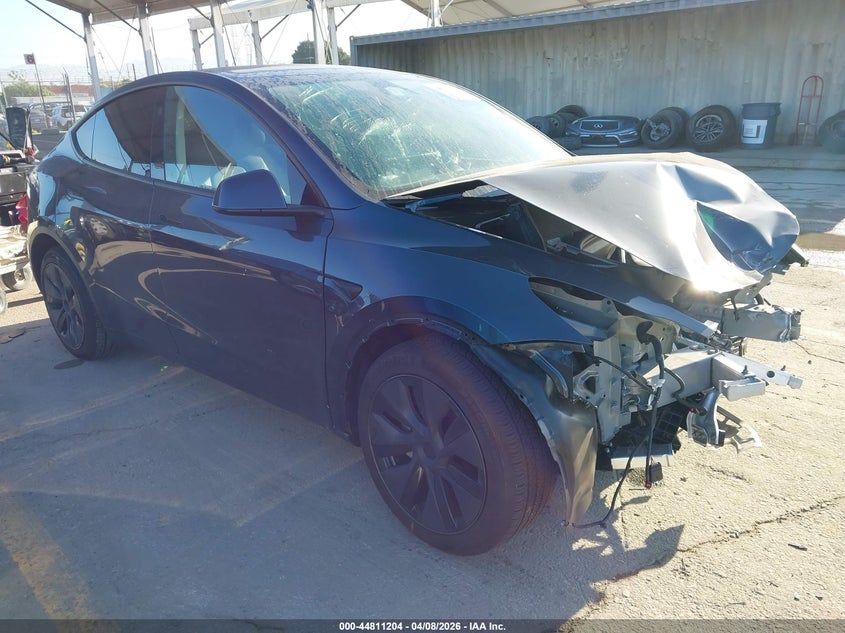 2025 Tesla Model y VIN 7SAYGDED1SF269200 IAAI salvage auction — FRONT END, Salvage Title, sold $6,100 on 2026-07-29 (photo 1)