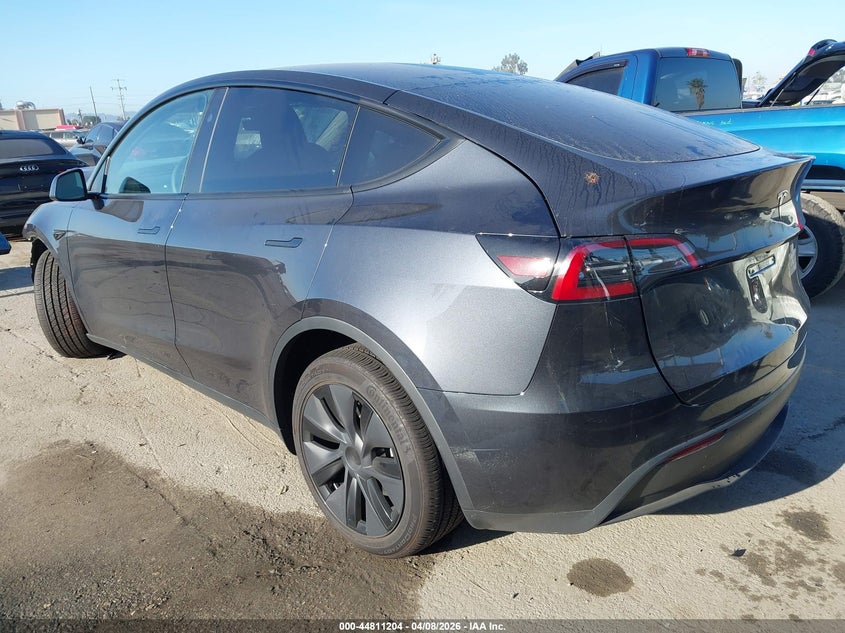 2025 Tesla Model y VIN 7SAYGDED1SF269200 IAAI salvage auction — FRONT END, Salvage Title, sold $6,100 on 2026-07-29 (photo 3)