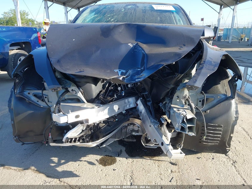 2025 Tesla Model y VIN 7SAYGDED1SF269200 IAAI salvage auction — FRONT END, Salvage Title, sold $6,100 on 2026-07-29 (photo 6)