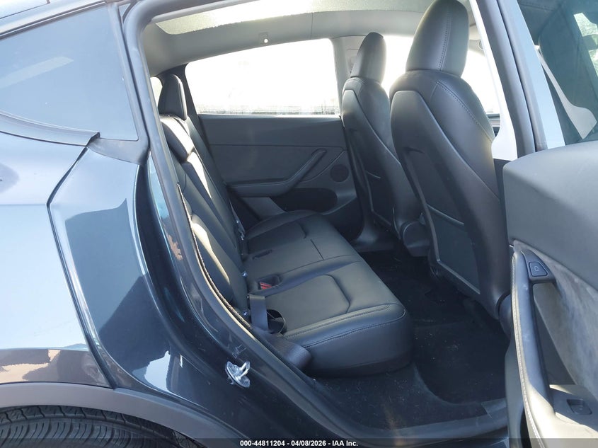 2025 Tesla Model y VIN 7SAYGDED1SF269200 IAAI salvage auction — FRONT END, Salvage Title, sold $6,100 on 2026-07-29 (photo 8)