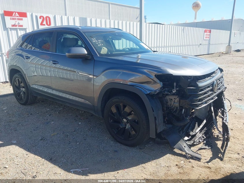 2024 Volkswagen Atlas cross sport VIN 1V2WE2CA2RC213442 IAAI salvage auction — FRONT END, Salvage Title, sold $8,225 on 2026-07-09 (photo 1)