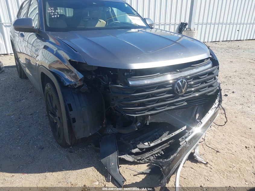2024 Volkswagen Atlas cross sport VIN 1V2WE2CA2RC213442 IAAI salvage auction — FRONT END, Salvage Title, sold $8,225 on 2026-07-09 (photo 6)