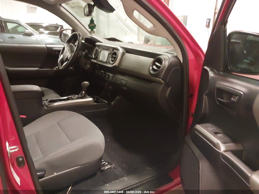 2019 Toyota Tacoma VIN 5TFDZ5BN6KX044947 IAAI salvage auction — FRONT END, Clear (Michigan), sold $10,950 on 2026-07-28 (photo 5)