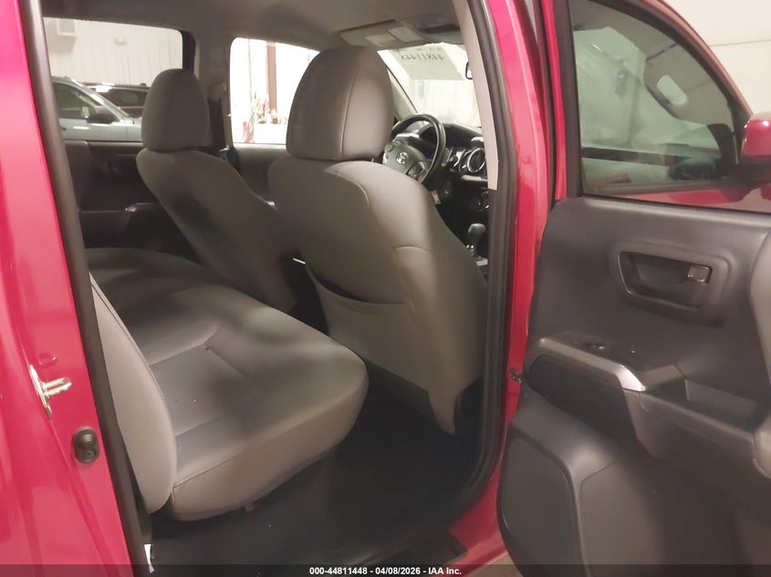 2019 Toyota Tacoma VIN 5TFDZ5BN6KX044947 IAAI salvage auction — FRONT END, Clear (Michigan), sold $10,950 on 2026-07-28 (photo 8)