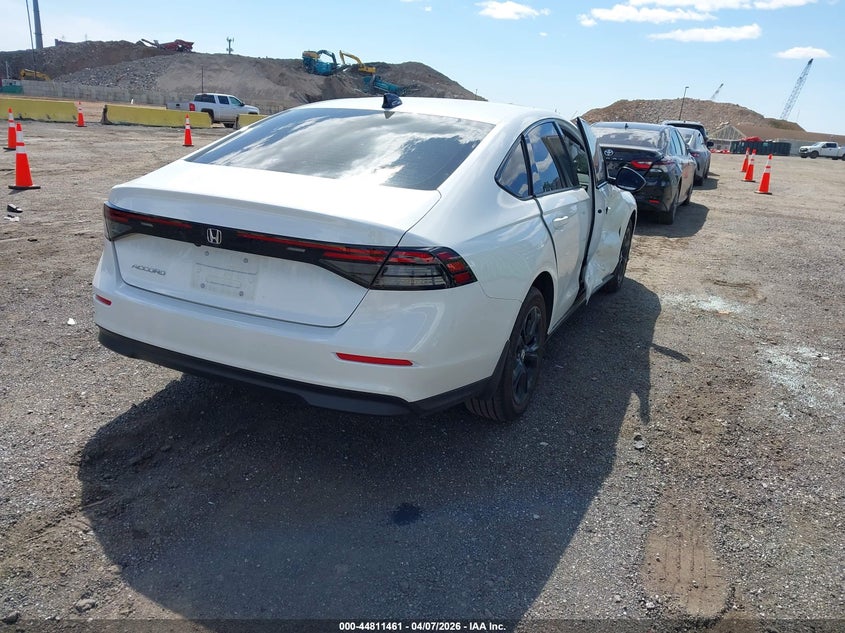 2025 Honda Accord VIN 1HGCY1F44SA056978 IAAI salvage auction — RIGHT SIDE, Salvage Title, sold $8,100 on 2026-07-28 (photo 4)