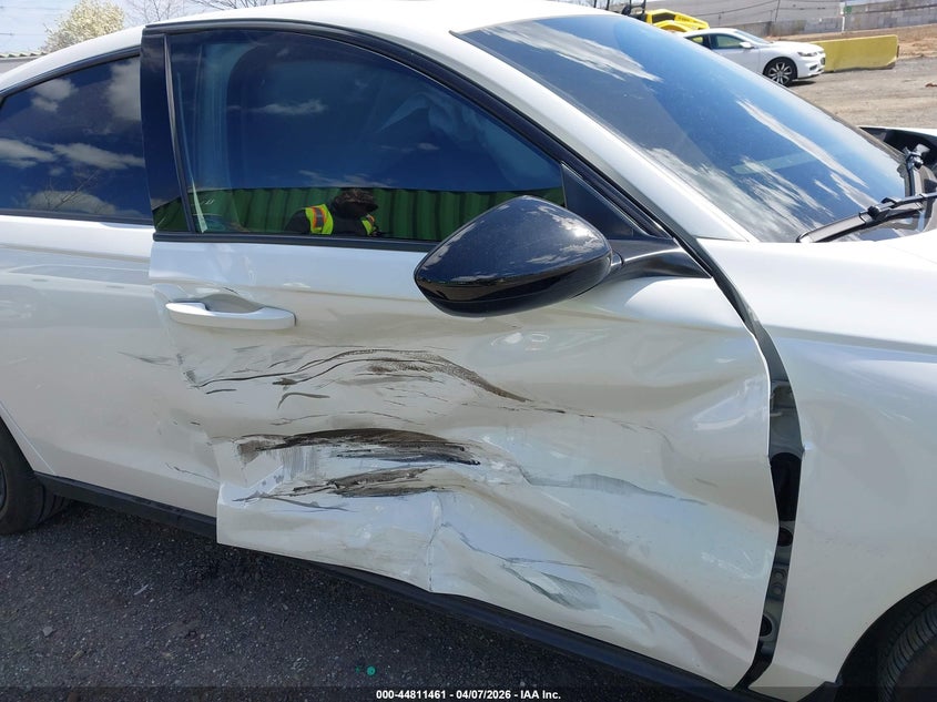 2025 Honda Accord VIN 1HGCY1F44SA056978 IAAI salvage auction — RIGHT SIDE, Salvage Title, sold $8,100 on 2026-07-28 (photo 6)