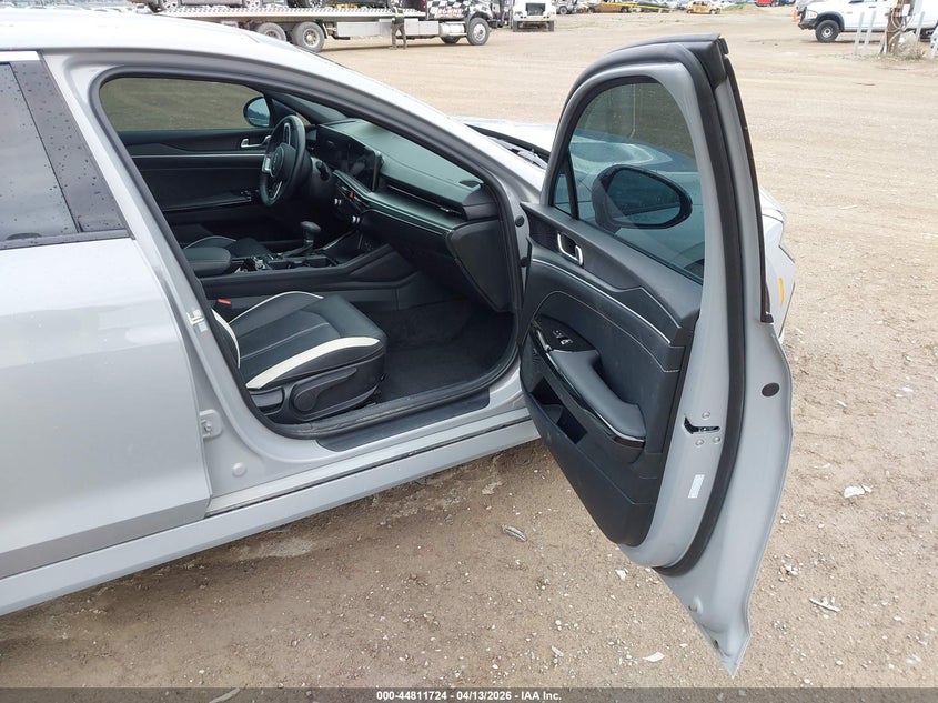 2025 Kia K5 VIN KNAG64J7XS5384937 IAAI salvage auction — LEFT FRONT, Salvage Title, sold $12,050 on 2026-07-15 (photo 5)