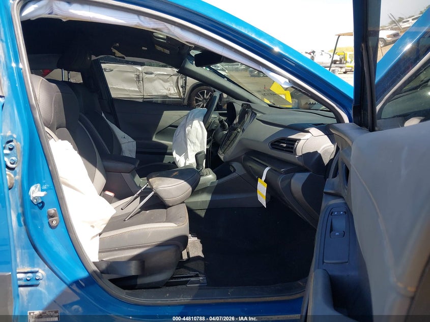 2024 Subaru Xv VIN 4S4GUHT65R3779453 IAAI salvage auction — SIDE, Salvage (California), sold $5,200 on 2026-07-05 (photo 5)