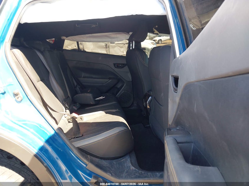 2024 Subaru Xv VIN 4S4GUHT65R3779453 IAAI salvage auction — SIDE, Salvage (California), sold $5,200 on 2026-07-05 (photo 8)