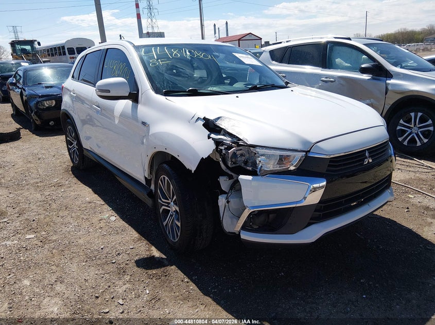 2016 Mitsubishi Outlander VIN JA4AP3AW3GZ055322 IAAI salvage auction — RIGHT FRONT, Salvage Title, sold $2,825 on 2026-07-15 (photo 1)