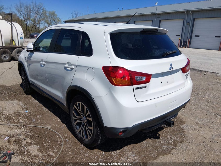 2016 Mitsubishi Outlander VIN JA4AP3AW3GZ055322 IAAI salvage auction — RIGHT FRONT, Salvage Title, sold $2,825 on 2026-07-15 (photo 3)