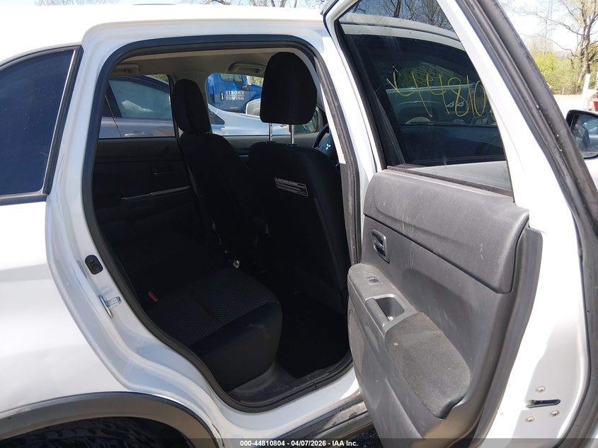 2016 Mitsubishi Outlander VIN JA4AP3AW3GZ055322 IAAI salvage auction — RIGHT FRONT, Salvage Title, sold $2,825 on 2026-07-15 (photo 8)